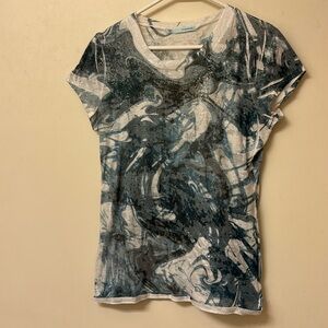 Women’s top from Maurice’s. Excellent condition.